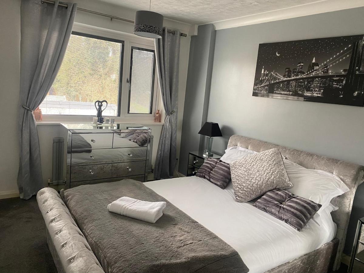 The Brook House - Spacious 3 Bed Home From Home In Burton Exterior foto